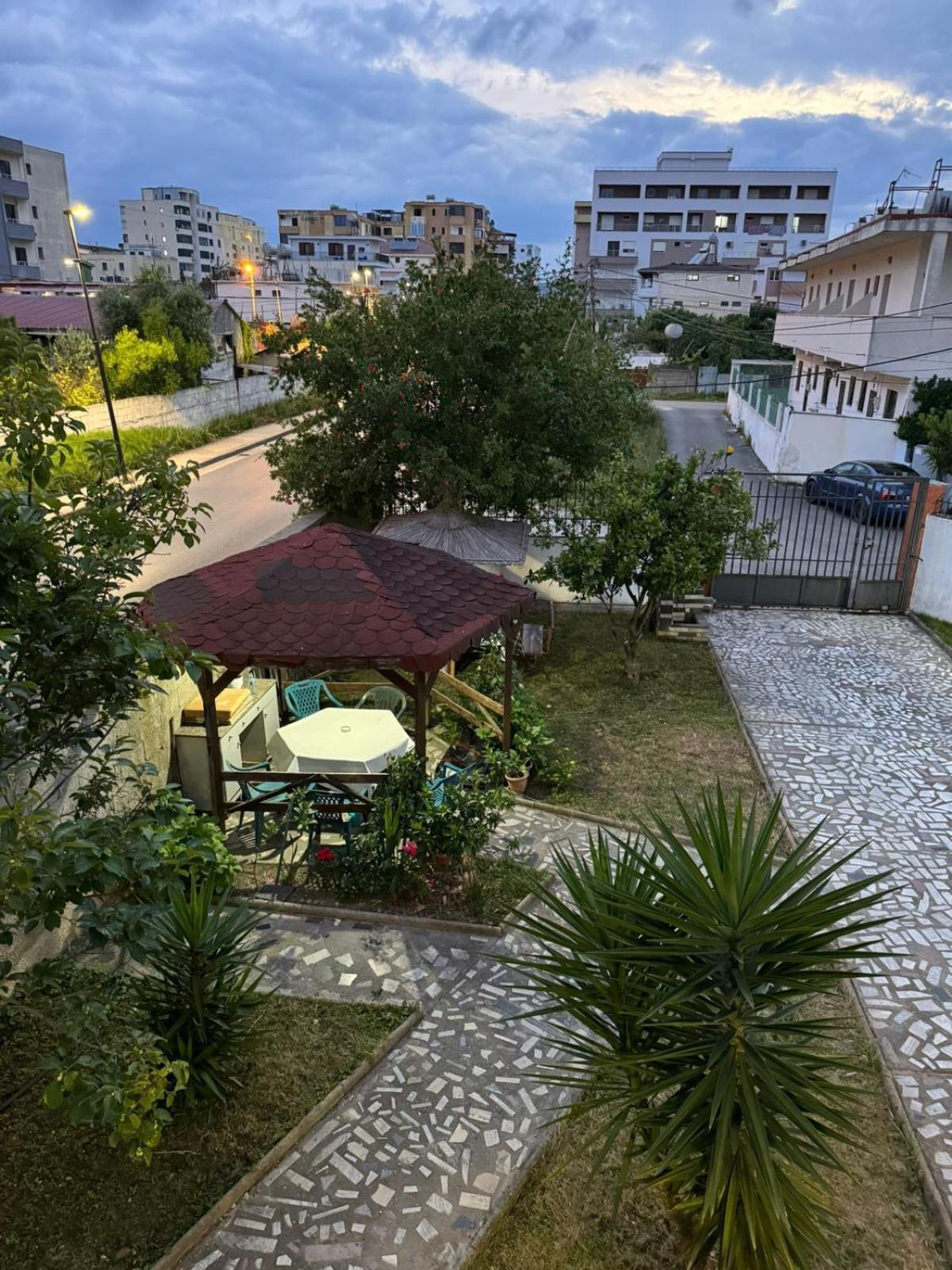 Melas Villa Драч Екстериор снимка